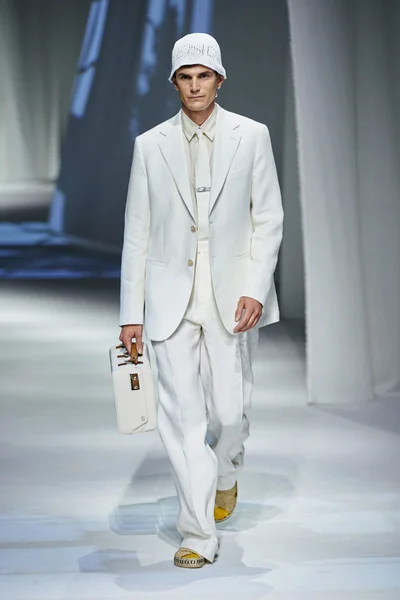 Look 33